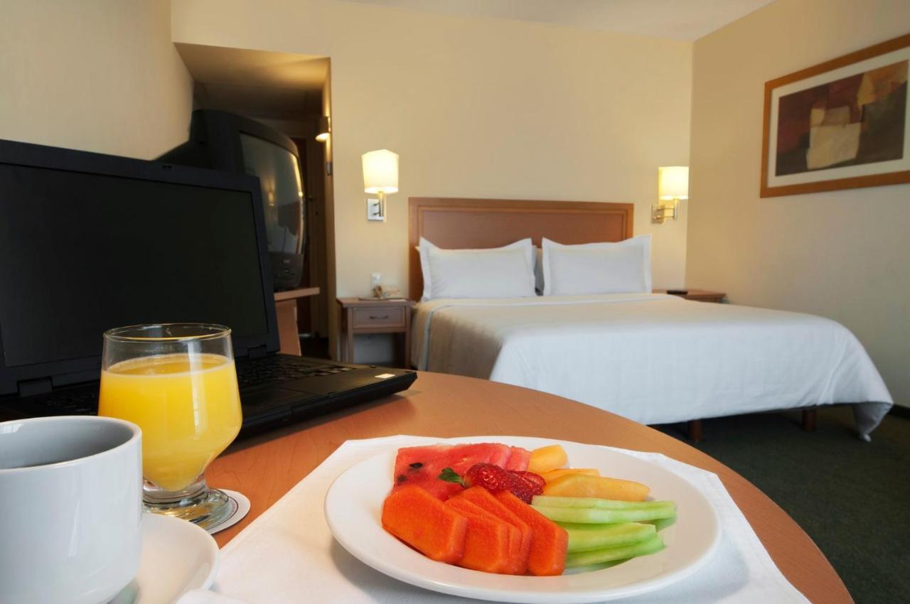 Fiesta Inn Toluca Centro Kültér fotó